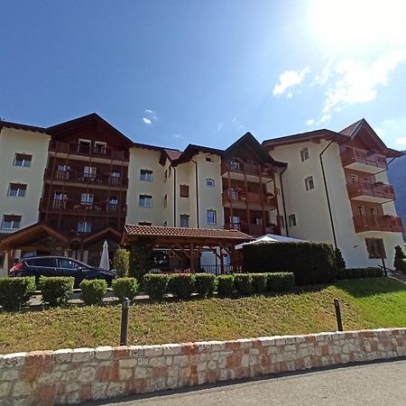 Hotel Zurigo Molveno Exterior foto