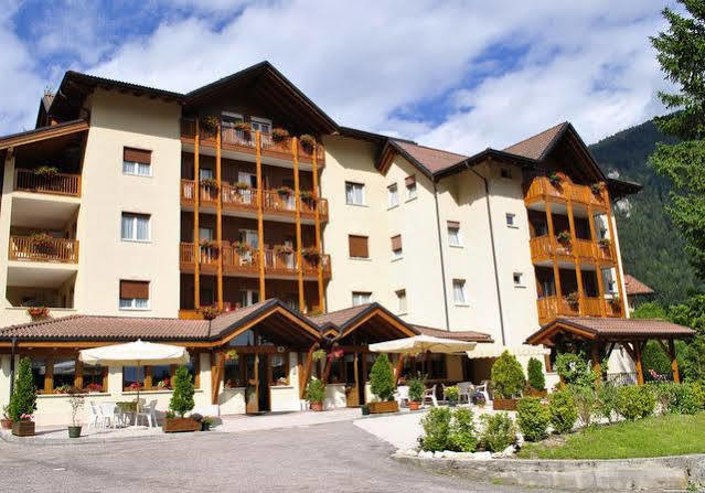 Hotel Zurigo Molveno Exterior foto